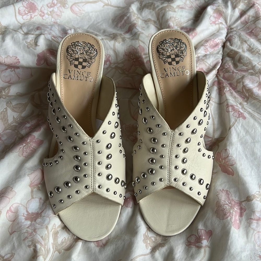 ✨VINCE CAMUTO HEELS BRAND NEW✨